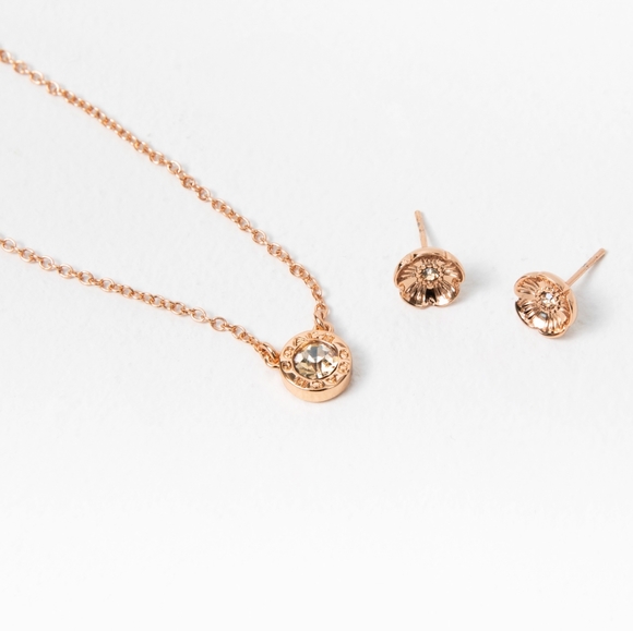 🆕️Open circle necklace and tea rose stud set - Picture 3 of 3